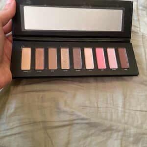 STUDIOMAKEUP Ease-to-Wear Black Eyeshadow Palette